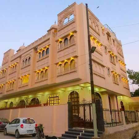 Hotel The Taj Vista Agra- Walking Distance To Taj Mahal Agra  Esterno foto
