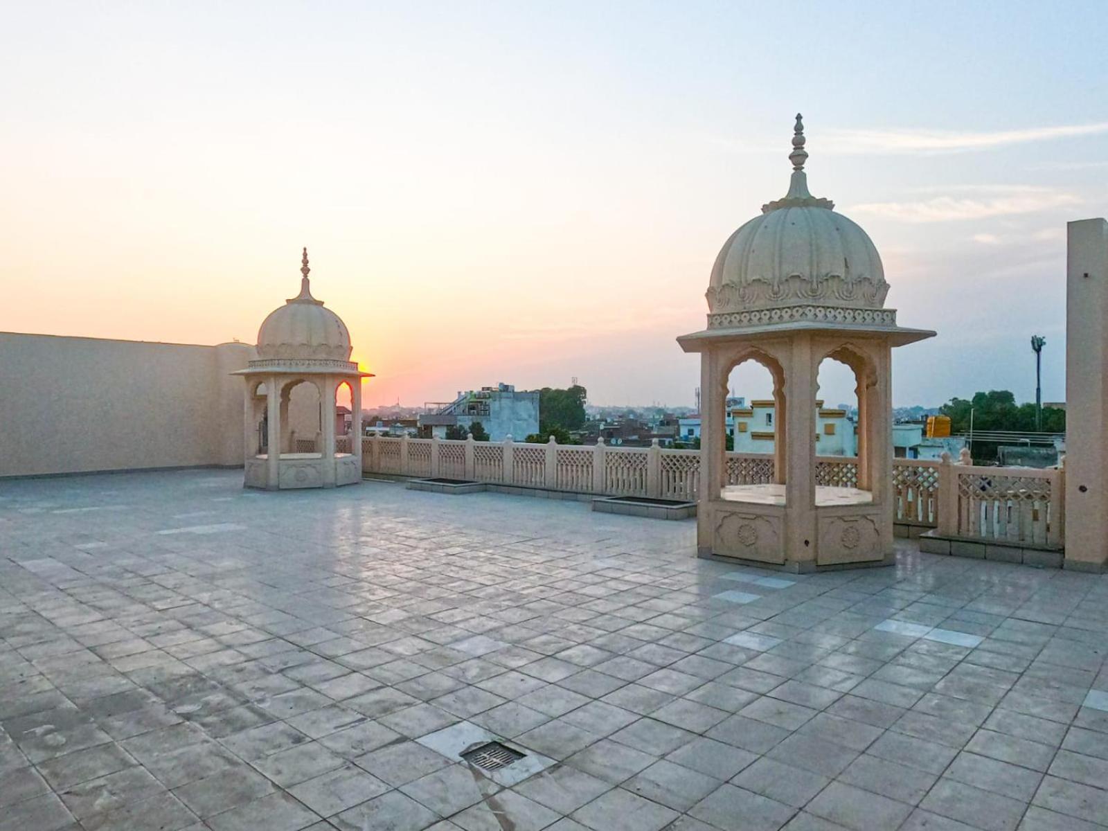 Hotel The Taj Vista Agra- Walking Distance To Taj Mahal Agra  Esterno foto