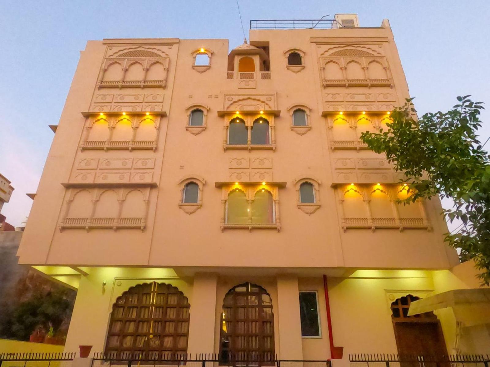 Hotel The Taj Vista Agra- Walking Distance To Taj Mahal Agra  Esterno foto