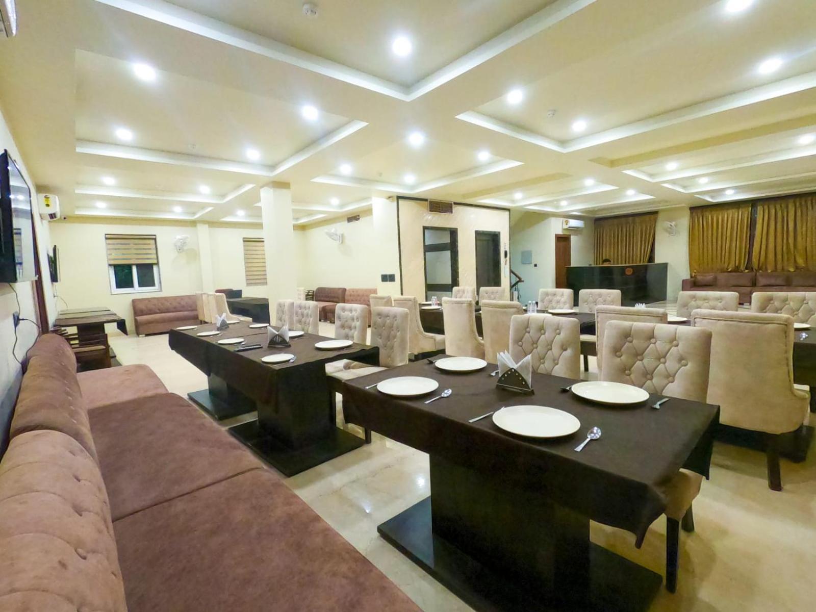 Hotel The Taj Vista Agra- Walking Distance To Taj Mahal Agra  Esterno foto