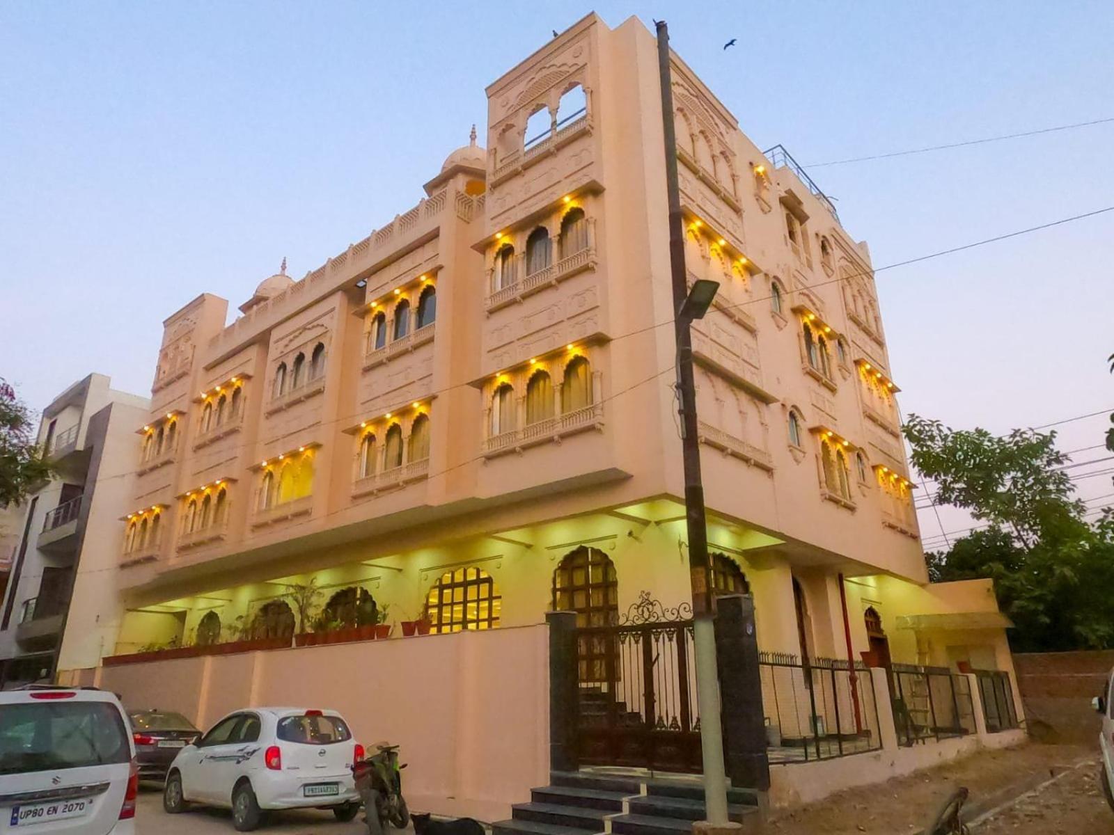 Hotel The Taj Vista Agra- Walking Distance To Taj Mahal Agra  Esterno foto