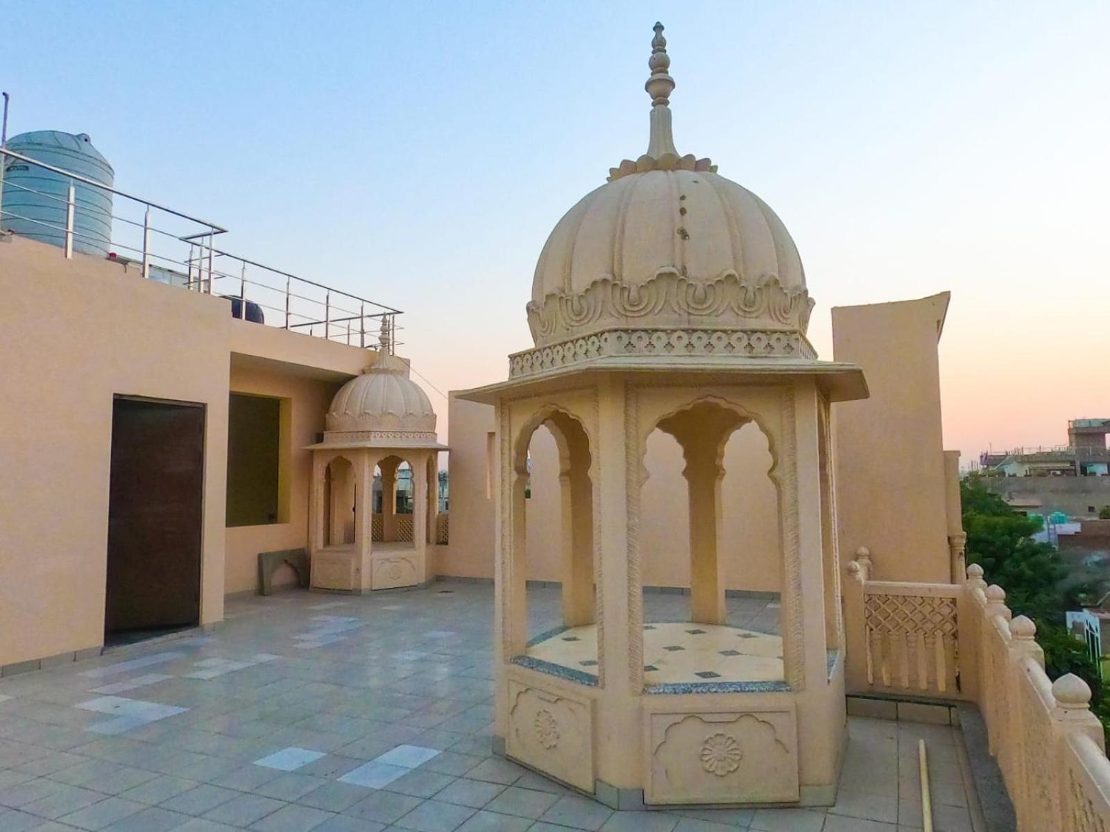 Hotel The Taj Vista Agra- Walking Distance To Taj Mahal Agra  Esterno foto