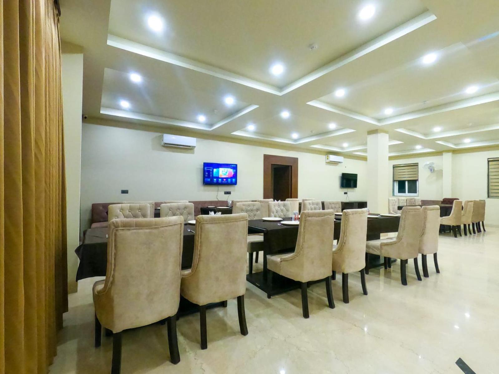 Hotel The Taj Vista Agra- Walking Distance To Taj Mahal Agra  Esterno foto
