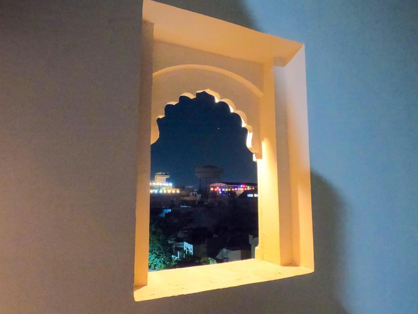 Hotel The Taj Vista Agra- Walking Distance To Taj Mahal Agra  Esterno foto
