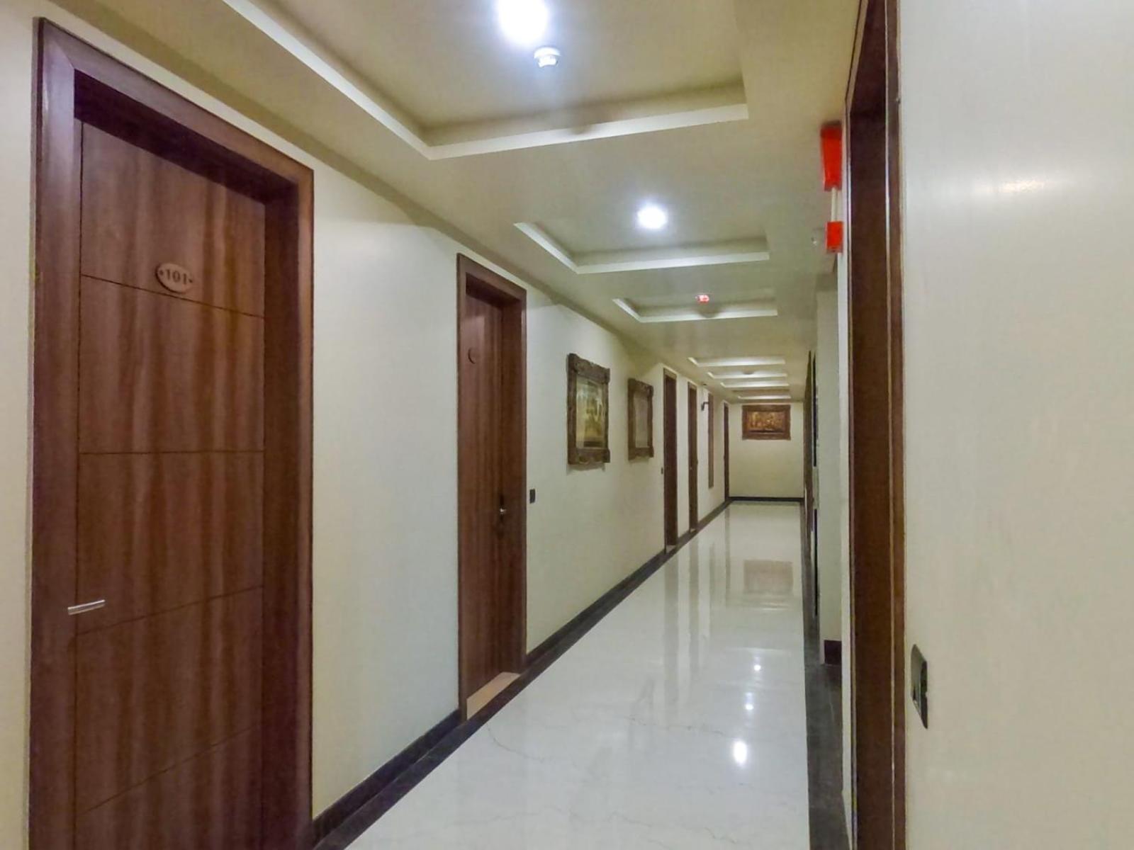Hotel The Taj Vista Agra- Walking Distance To Taj Mahal Agra  Esterno foto