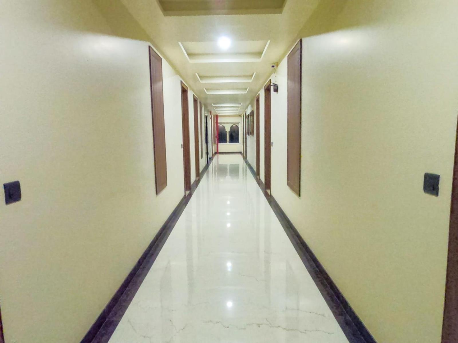 Hotel The Taj Vista Agra- Walking Distance To Taj Mahal Agra  Esterno foto